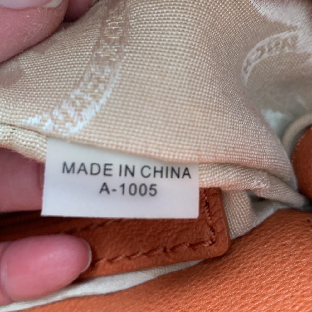 Michael Kors Leather Hamilton Bag - Picture 4 of 11